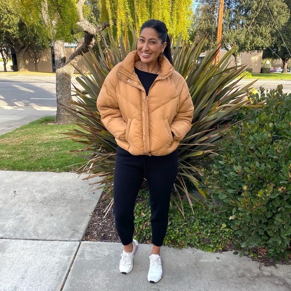 DÈLUC puffer jacket - Picture 2 of 9